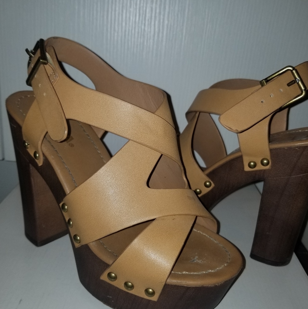 Shoes - Picture 2 of 4